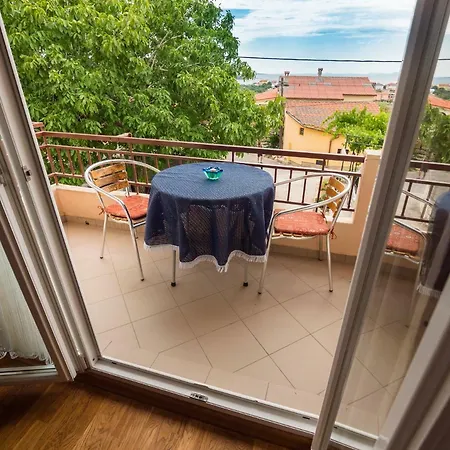 Apartman 689 *