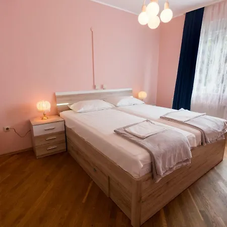Apartment 689 Banjol