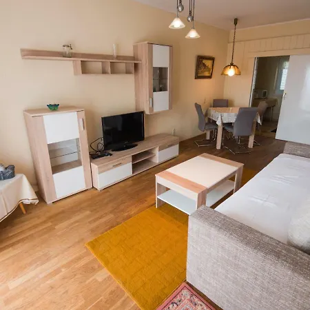 689 Apartment Banjol